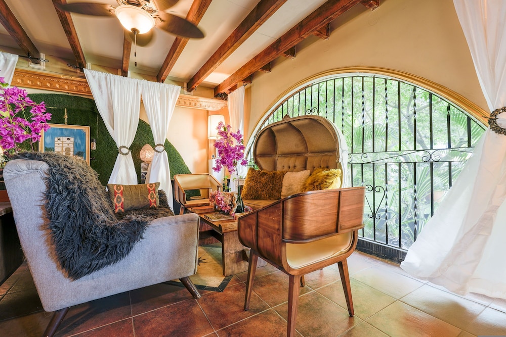 Black Velvet Room Oranjestad Aruba in Oranjestad, Aruba