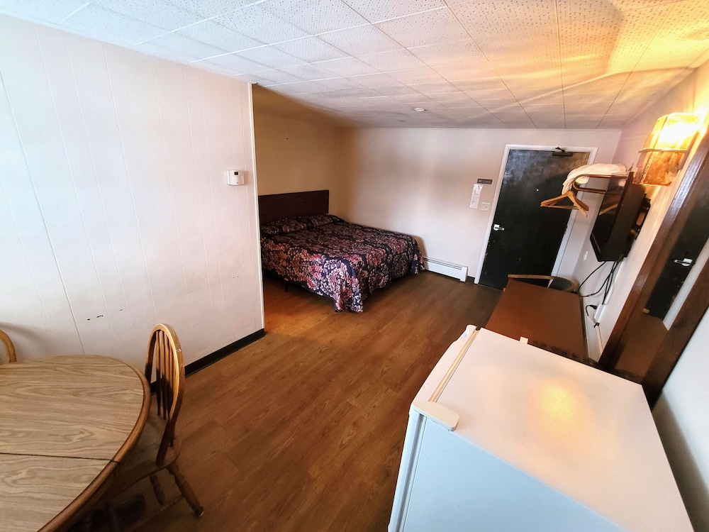 Norman Motel - photo 10