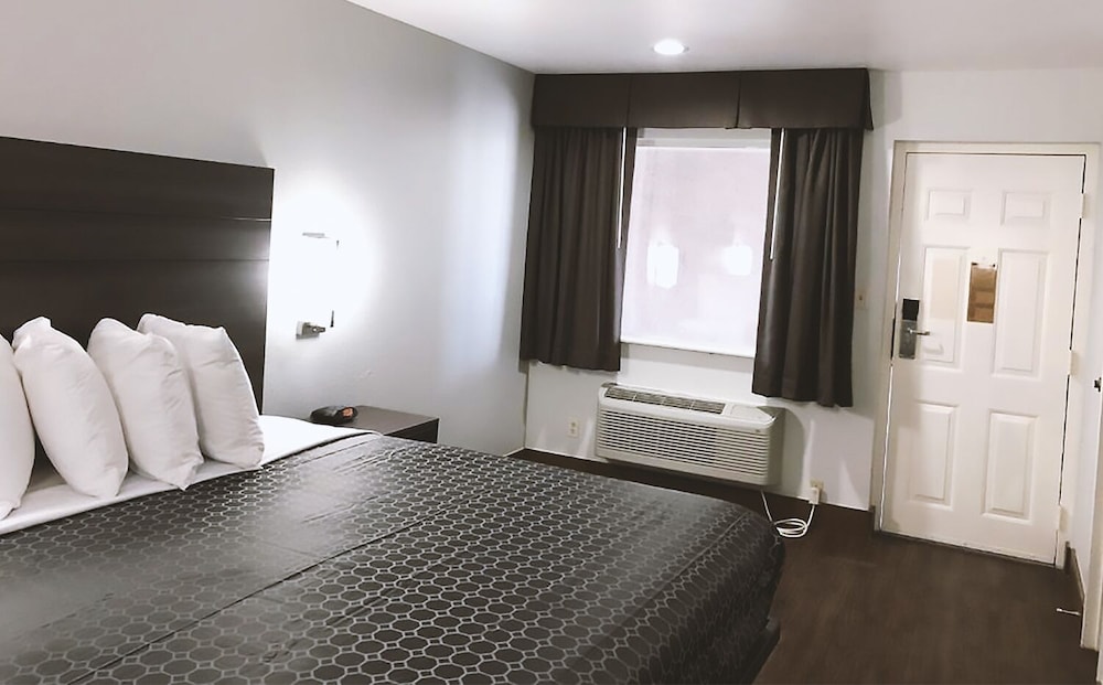 Americas Best Value Inn & Suites San Antonio Arena District - photo 17