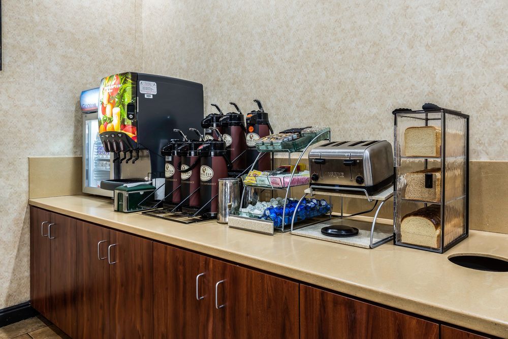 Quality Suites Downtown Colorado Springs - photo 24