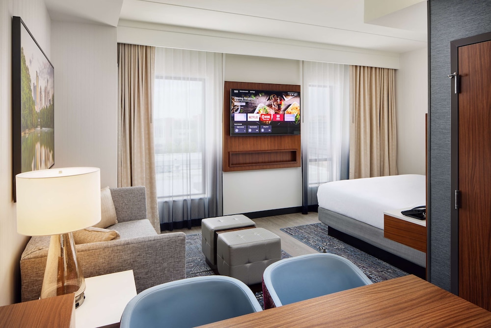 Embassy Suites by Hilton Atlanta Airport North - photo 12