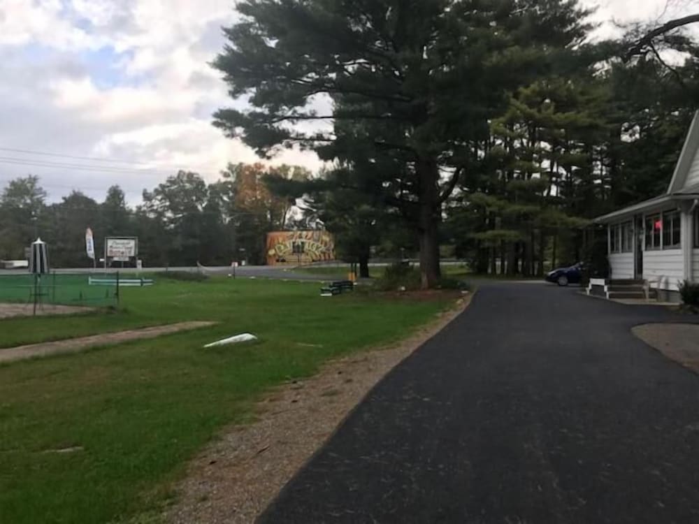 Catskill Motor Court Motel - photo 33