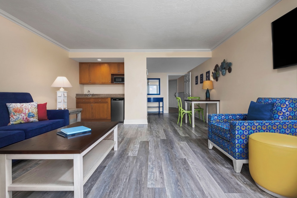 Pismo Lighthouse Suites - photo 13