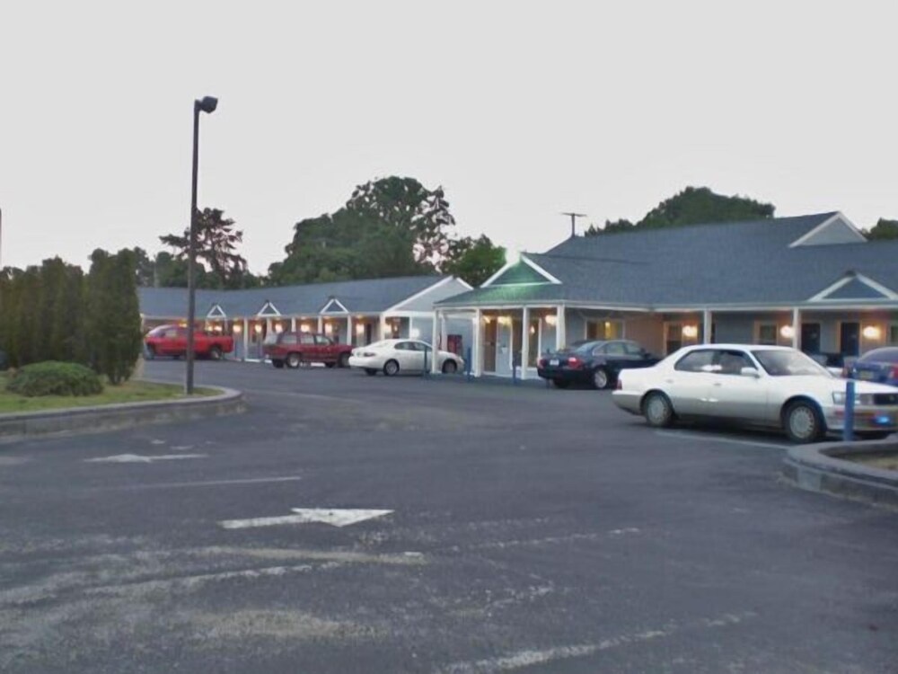 Red Carpet Inn and Suites Hammonton - photo 22