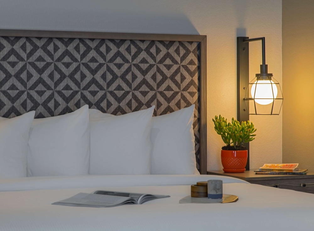 DoubleTree by Hilton Austin - photo 18