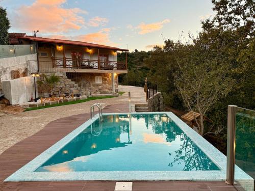 Piscina Privada e Trilho Incluído ACE Pardinhas in Unknown City, Portugal