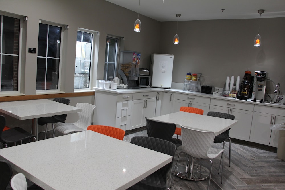 Westbridge Inn & Suites Carrollton - photo 31