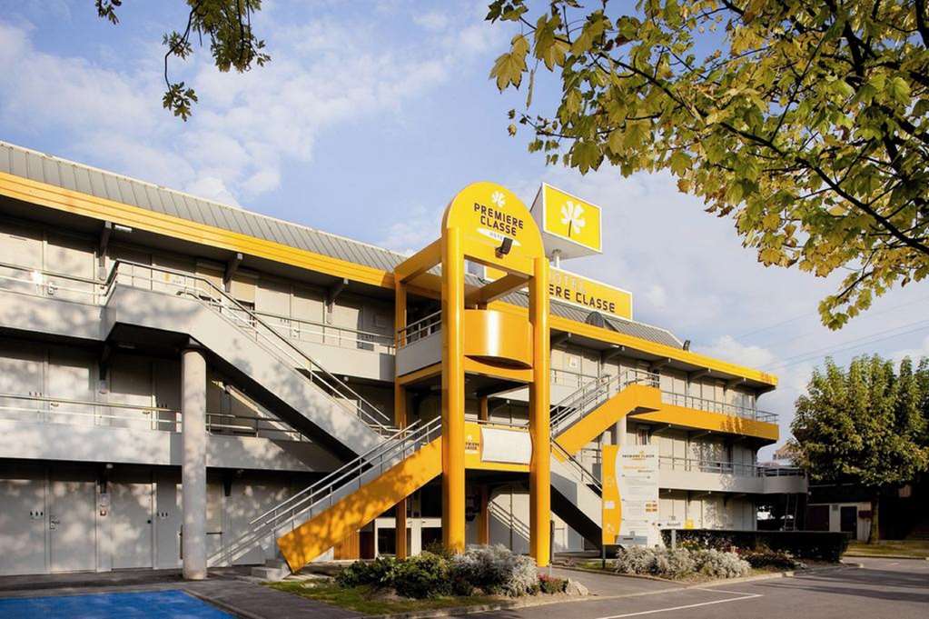 Premiere Classe Lyon Est Aéroport Saint Exupéry pet-friendly hotel Saint-Laurent-De-Mure
