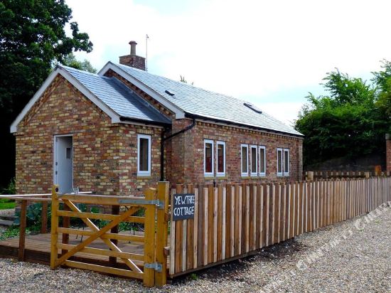 Apple Tree Cottages — Goole