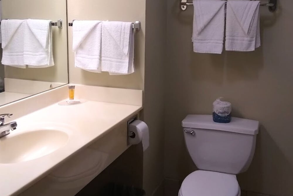Coratel Inn and Suites by Jasper Wesley Hospital - photo 17