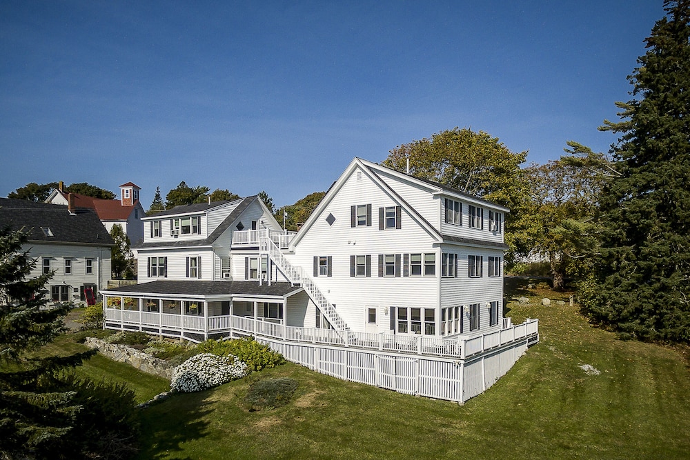 East Wind Inn on the Water - photo 3