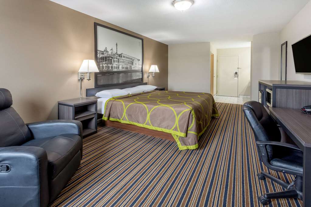 Super 8 by Wyndham Missouri Valley - photo 22