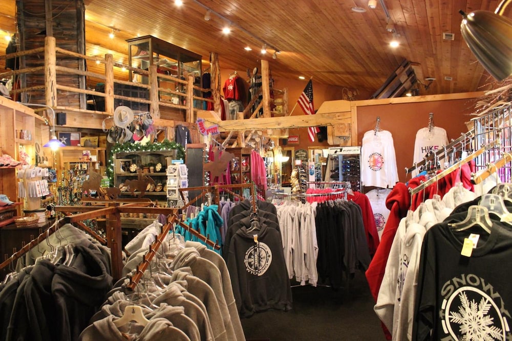 Old Corral Hotel & Steakhouse - photo 11