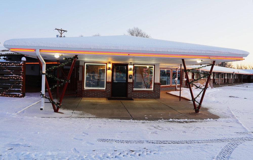 Raine Motel - photo 4