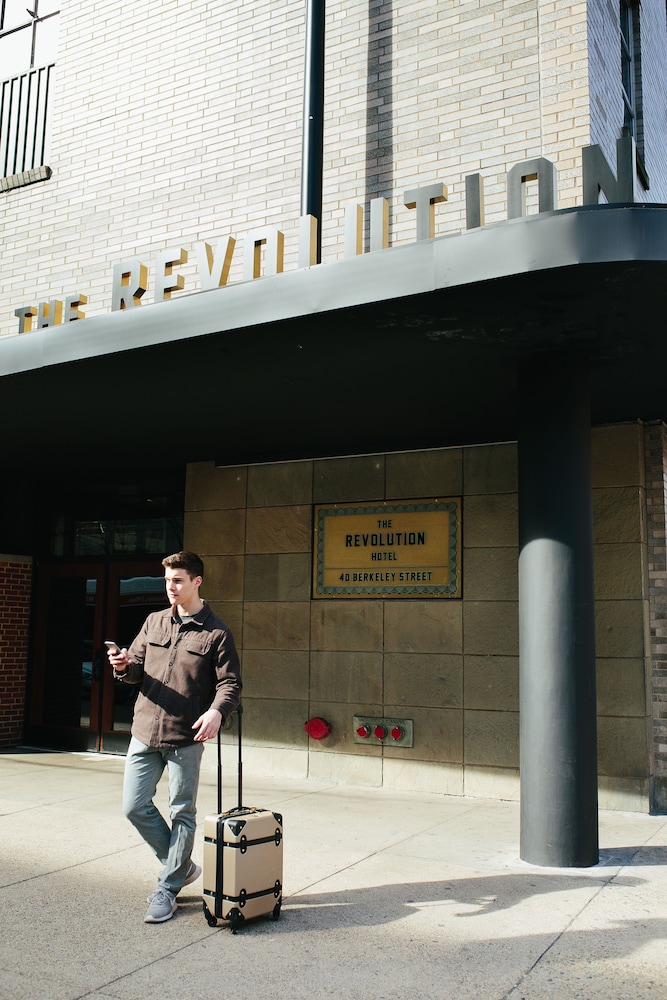 The Revolution Hotel - photo 100