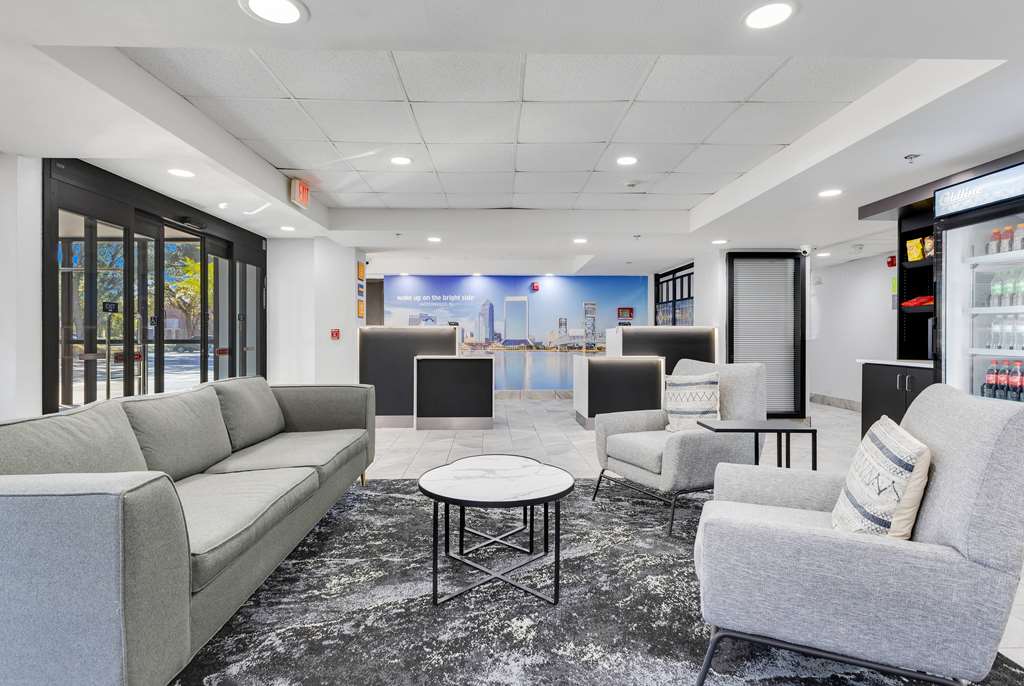 La Quinta Inn & Suites by Wyndham Jacksonville Mandarin - photo 13