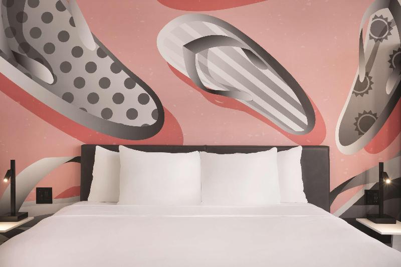 Kompose Boutique Hotel Miami Airport - photo 18