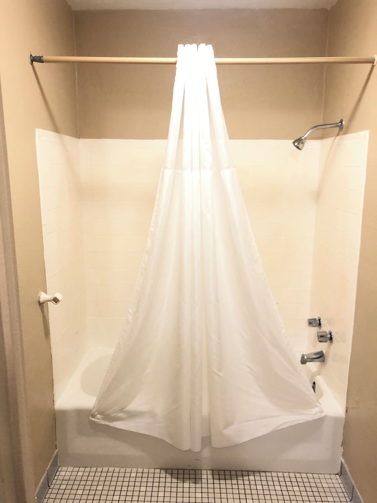 Laurel Park Inn - photo 20