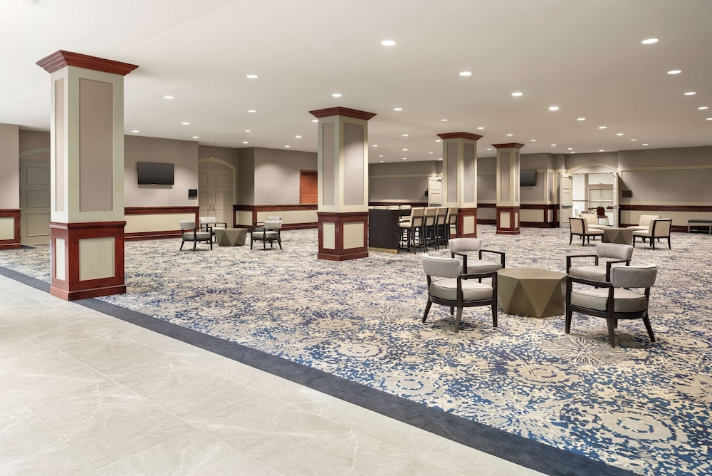 Embassy Suites by Hilton Cleveland Rockside - photo 37