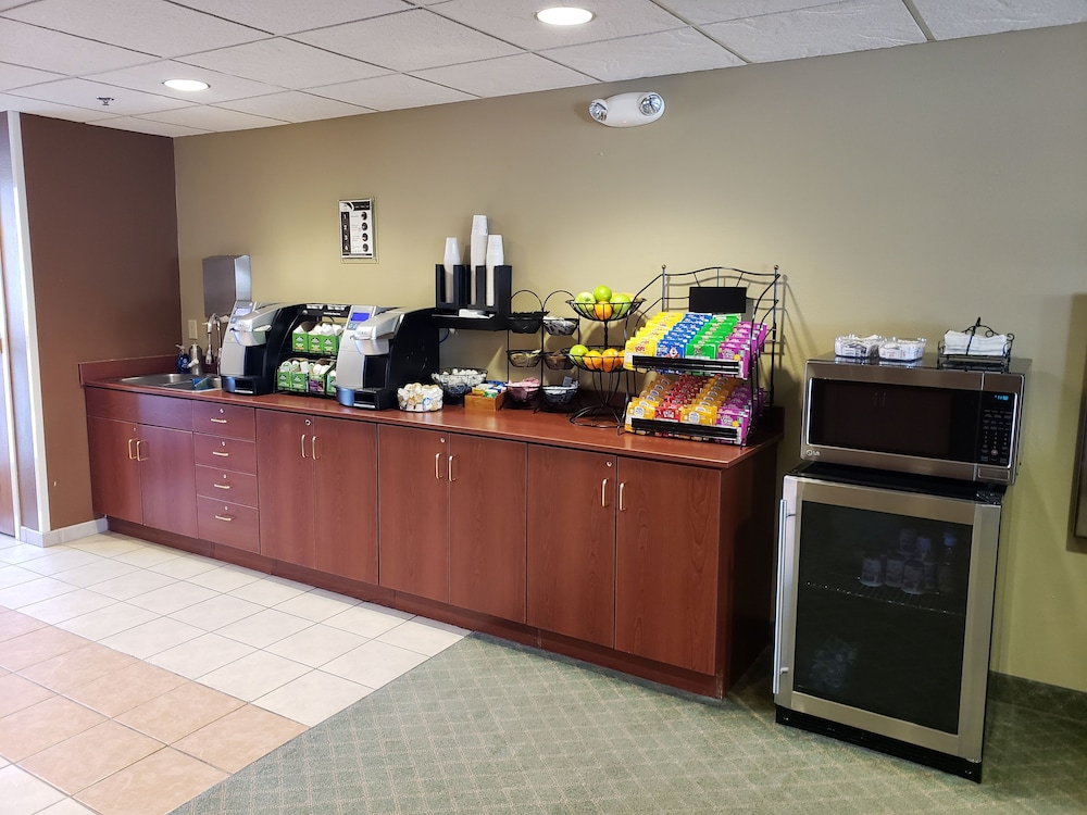 Microtel Inn & Suites by Wyndham Dover - photo 41