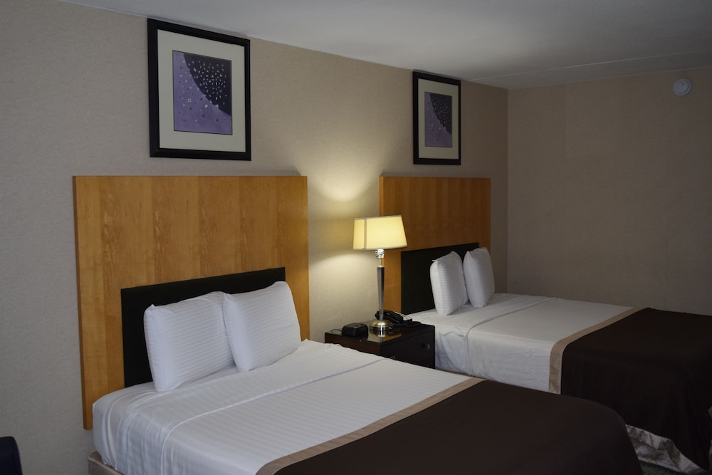 Landmark Inn Hartsville - photo 9