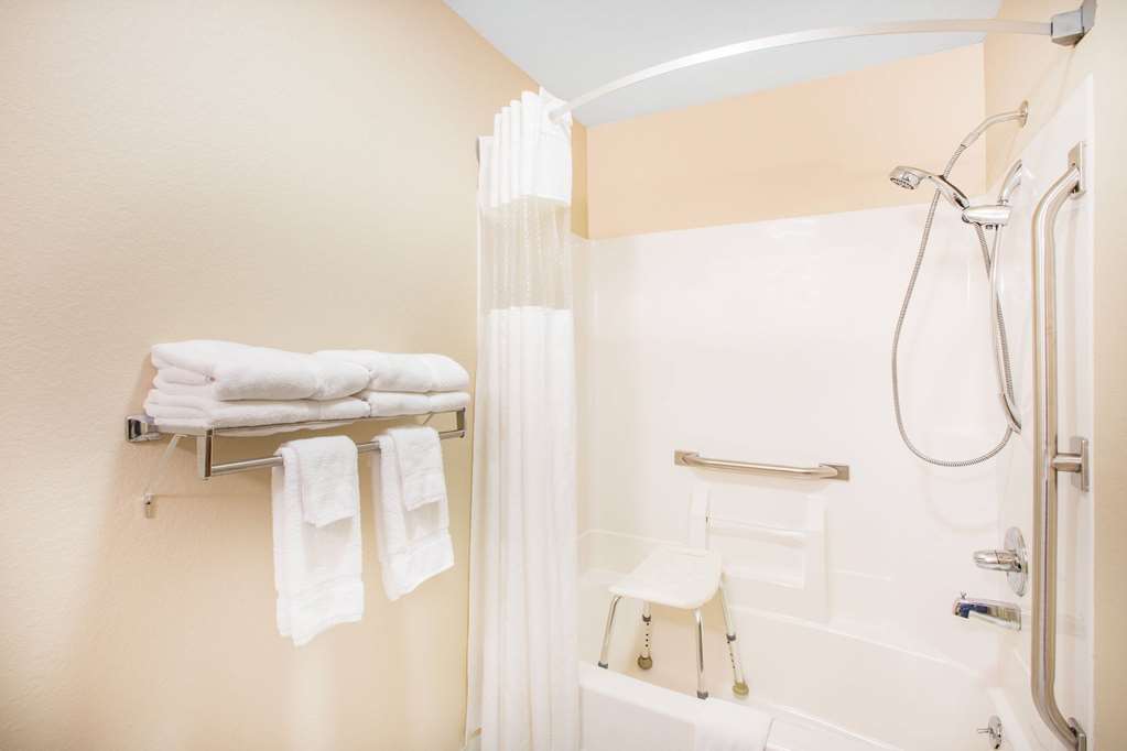 Ramada by Wyndham Spirit Lake Okoboji - photo 16