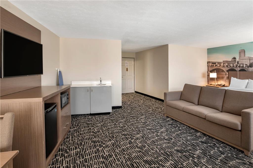 Clarion Pointe Indianapolis Airport - photo 18