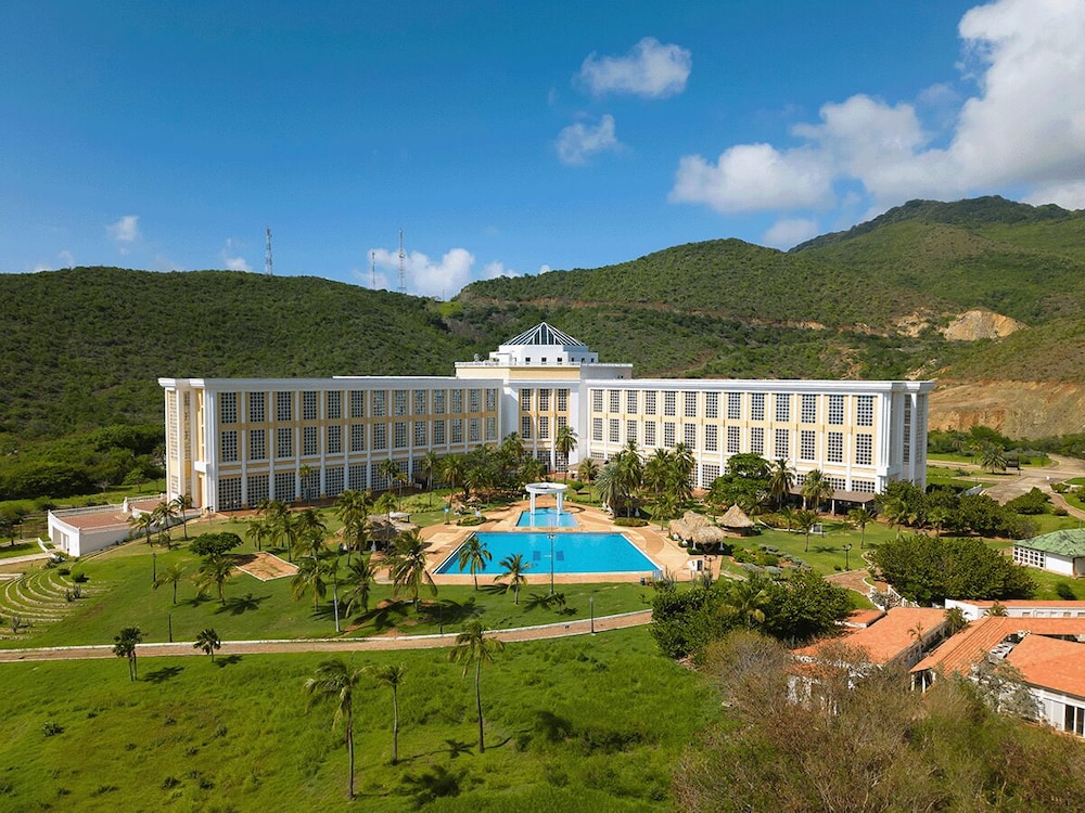 Hesperia Isla Margarita — 5-Star Luxury Hotel in Porlamar, Venezuela