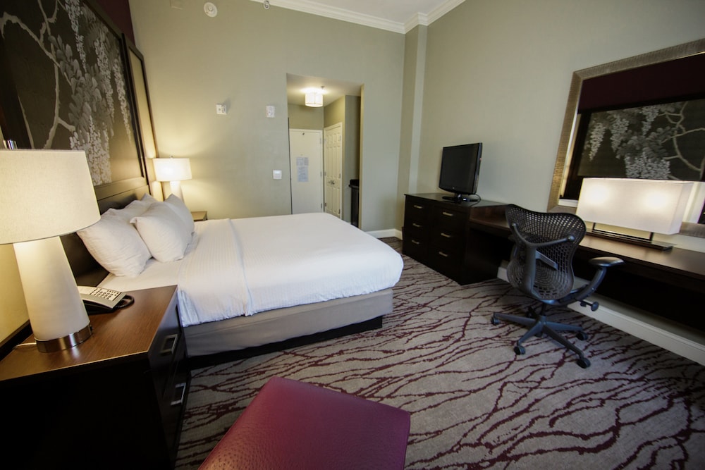 DoubleTree by Hilton Hotel Savannah Historic District - photo 6