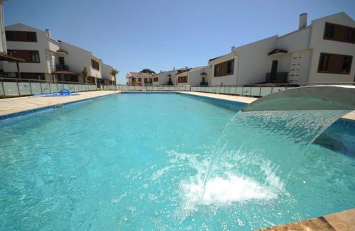 Egelife Prestij Havuzlu 2 1 Yazlık — hotel in Kesan