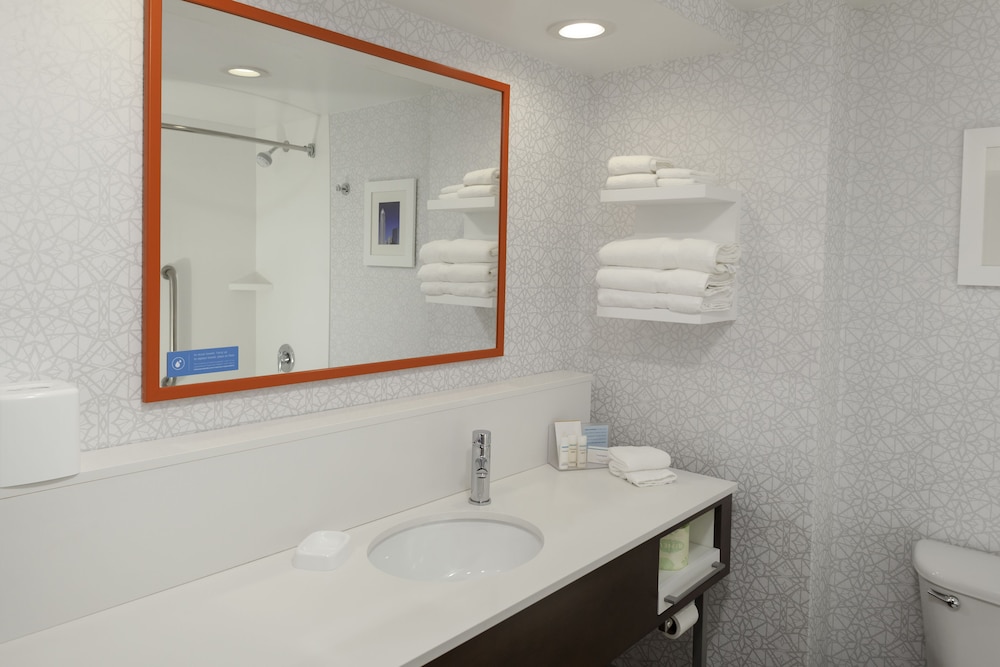Hampton Inn & Suites Concord Charlotte - photo 24