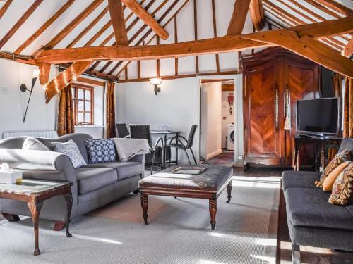 Barn Suite — Beaconsfield — photo 3