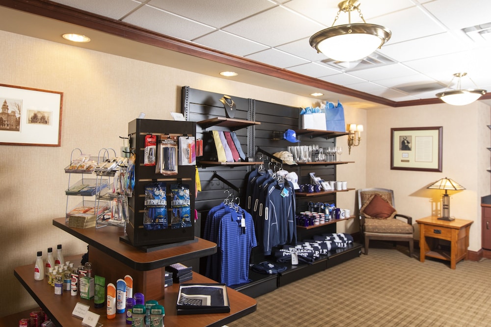 Hillsdale College Dow Hotel and Conference Center - photo 25