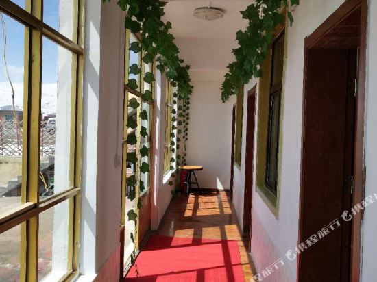 Longda Hotel Qinghai Lake Heima River in Gonghe, People's Republic of China