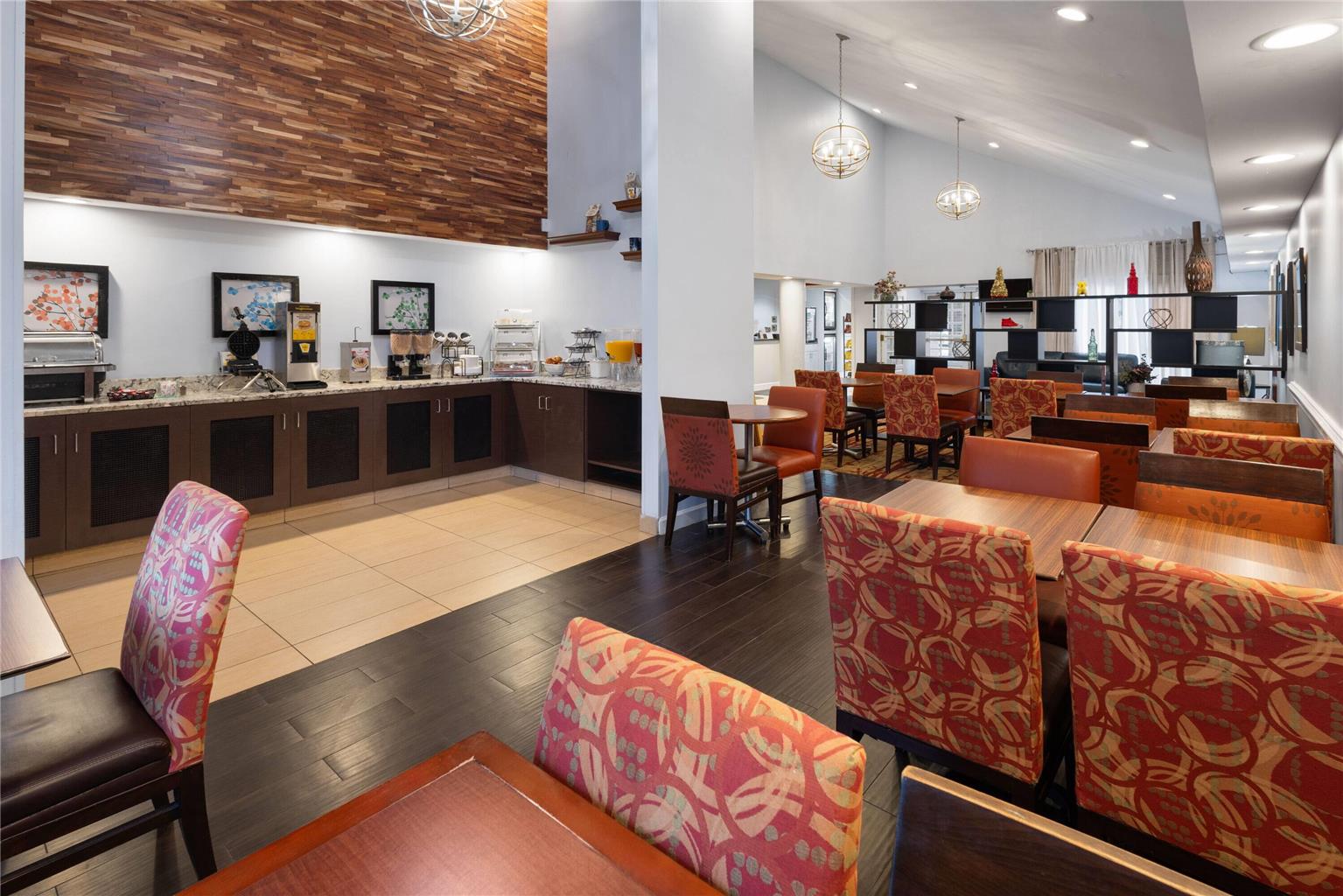 Hawthorn Suites by Wyndham Vienna Tysons Corner - photo 50