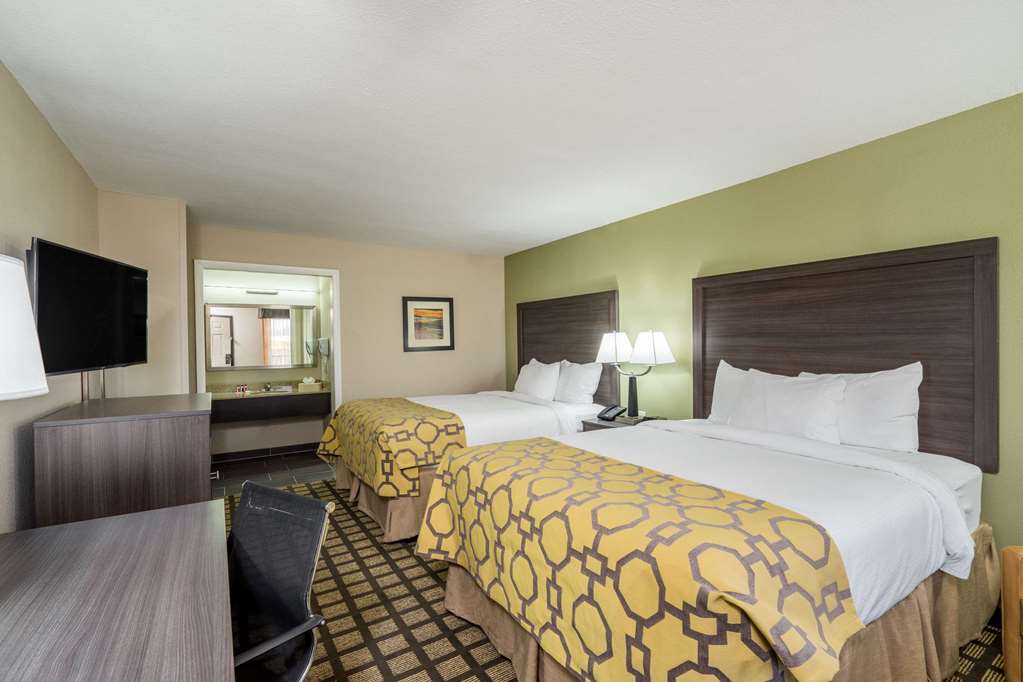 Baymont by Wyndham Clarksville - photo 9