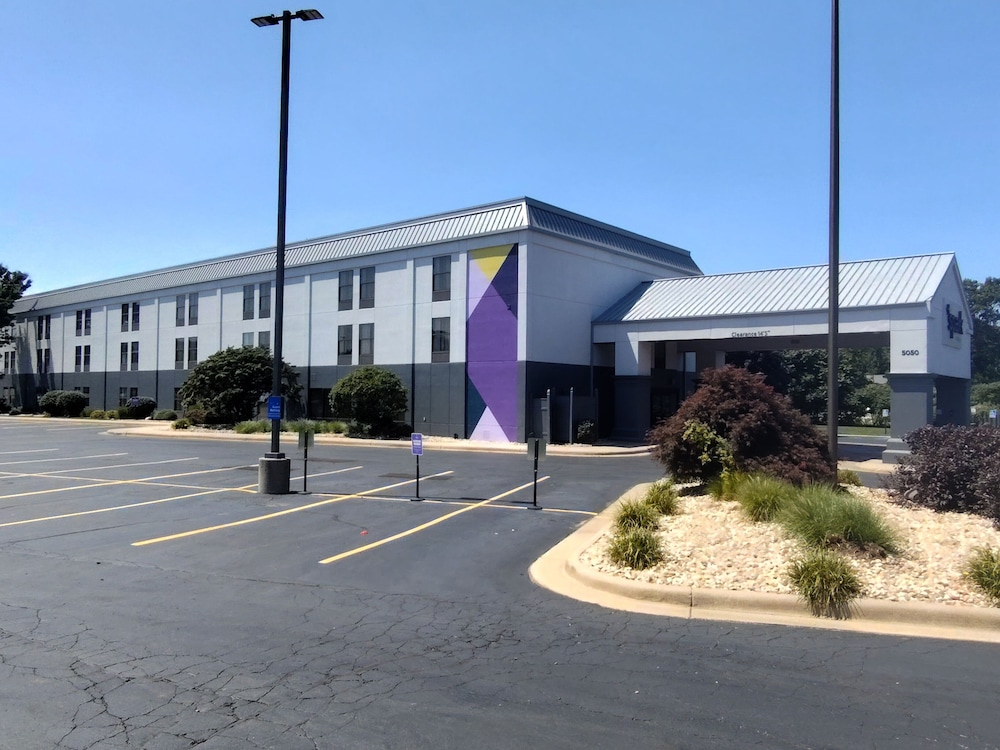 Spark by Hilton Stevensville - photo 63
