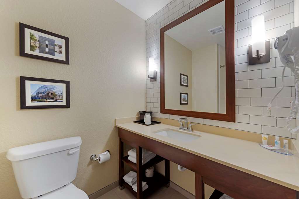 Comfort Inn & Suites Harrah - photo 12