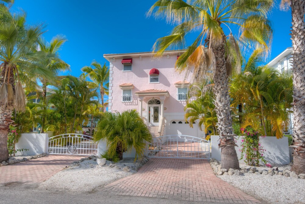 Casa Muratti — 4-Star Luxury Hotel in Anna Maria, United States