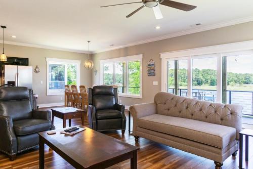 Waterway Haven by Oak Island Accommodations - photo 6