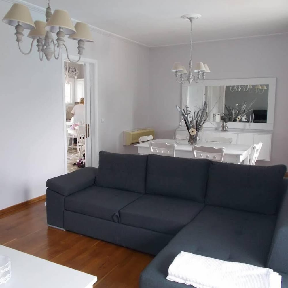 Prestige Hotel — hotel in Homyel'