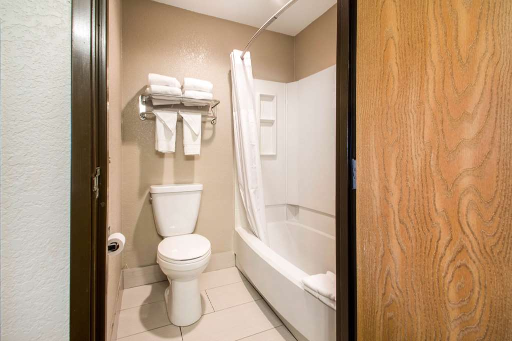 Quality Inn Madison West Near University Area - photo 29