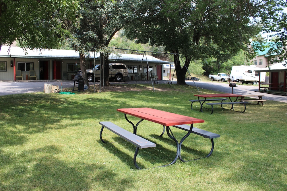 Wapiti Self Service Lodge - photo 41