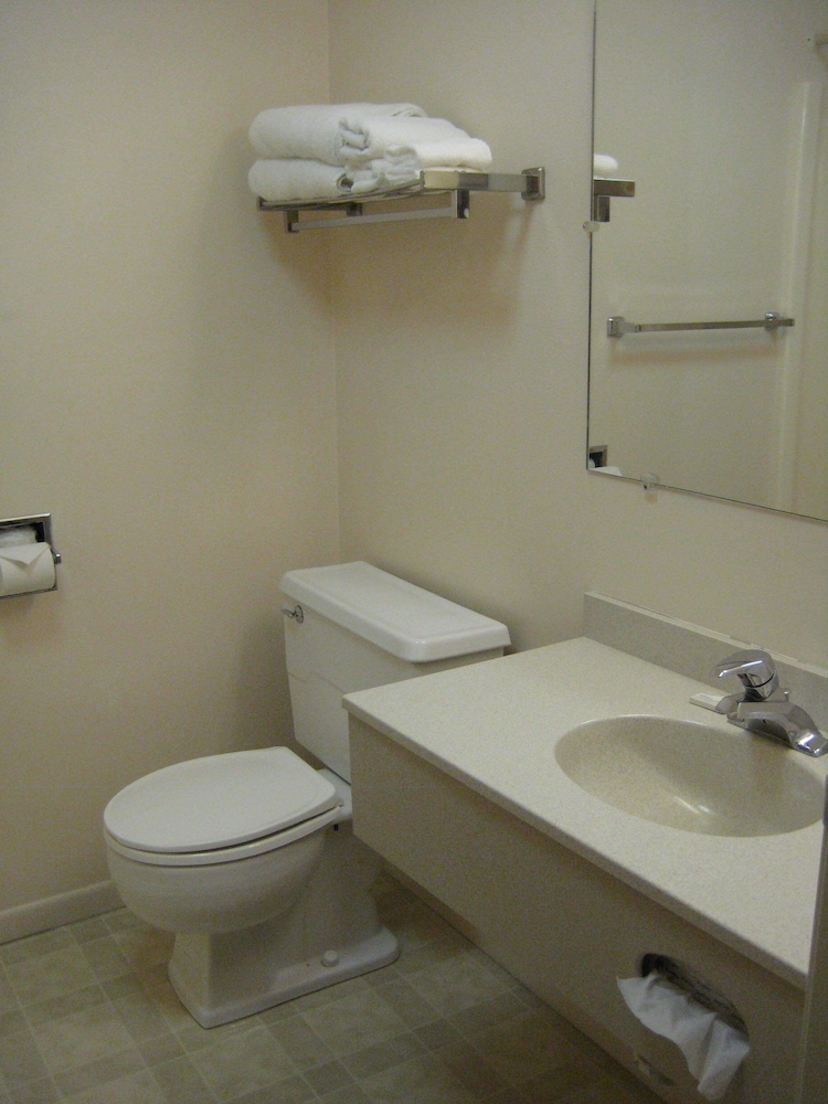 Trade Winds Motel - photo 9