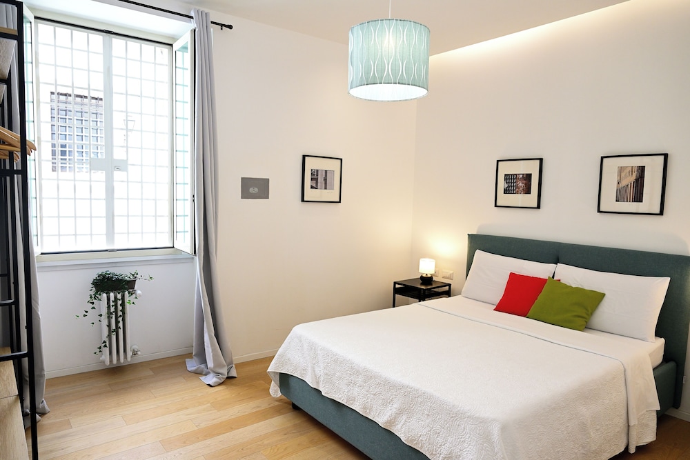 At Home Navona — 4-Star Luxury Hotel in Rome, Italy