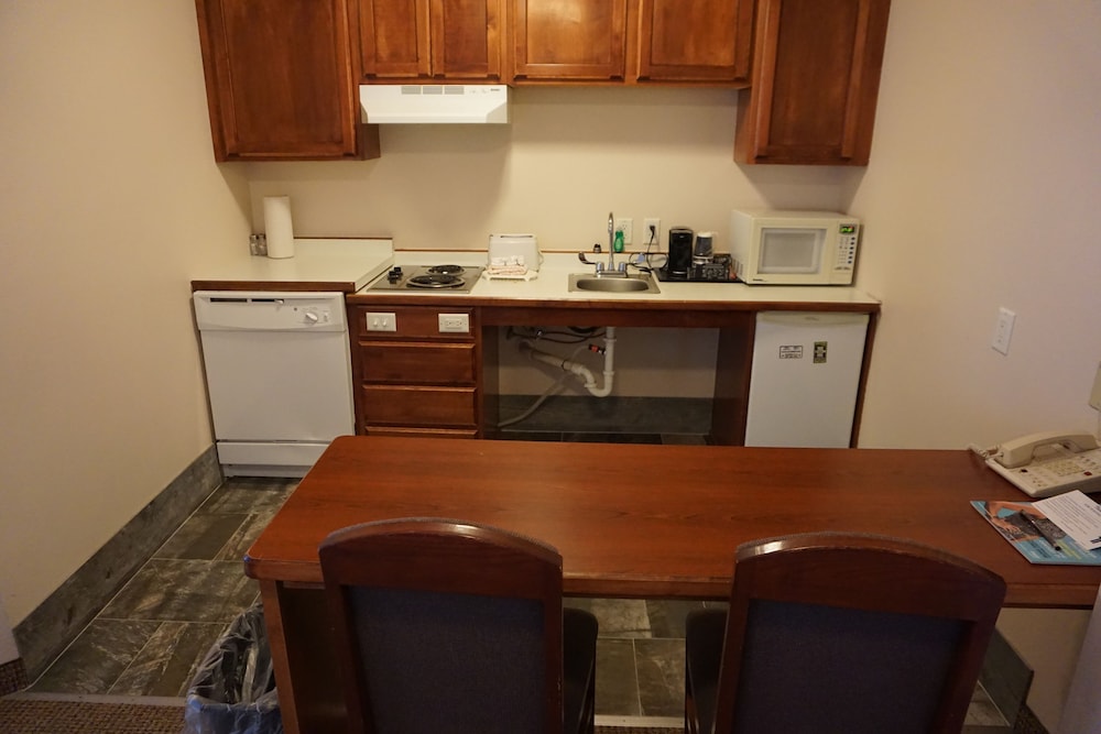River Hills Hotel - photo 16