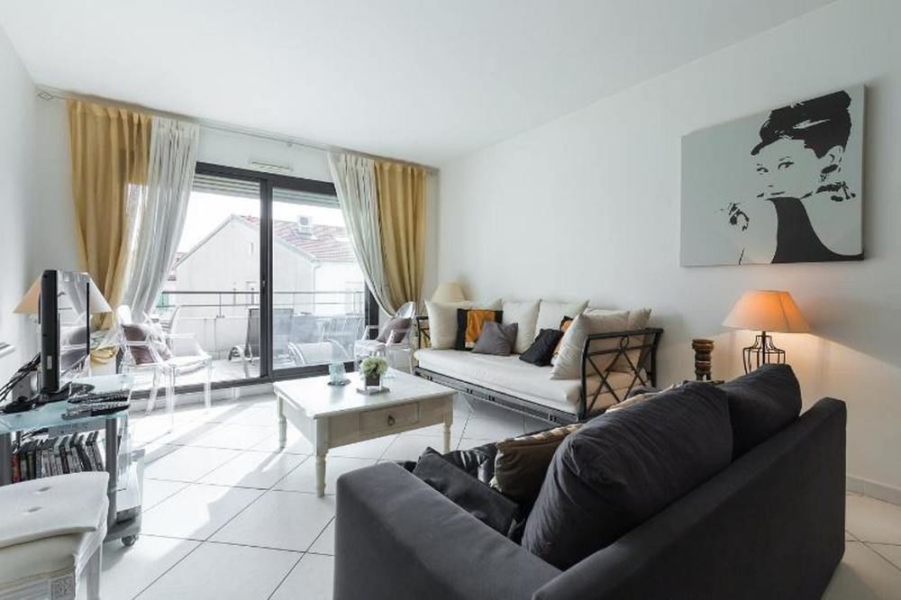 Apartment With 3 Bedrooms in Cannes With Wonderful City View Furnished Terrace and Wifi 200 m From the Beach — 4-Star Luxury Hotel in Cannes, France