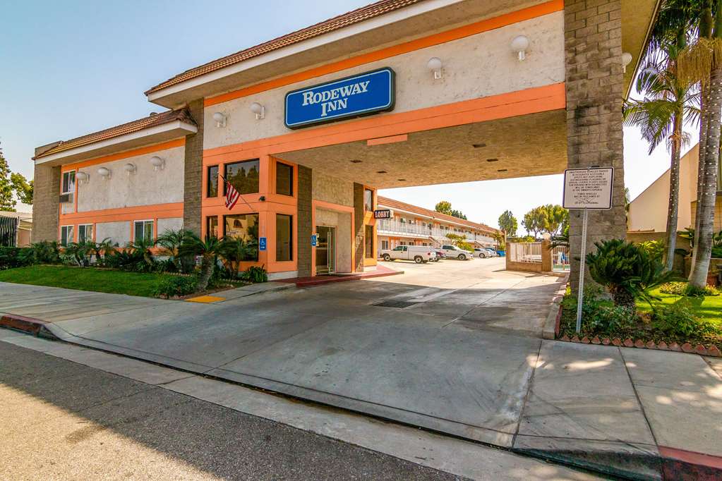 Rodeway Inn Artesia Cerritos - photo 2