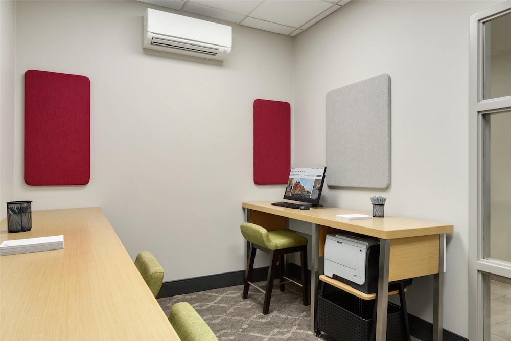Hilton Garden Inn Cleveland Airport - photo 33