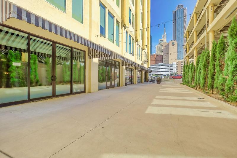 Luxury Downtown Dallas Stay by Amyfinehouse - photo 2